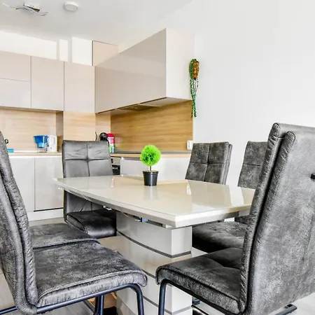 Daire Nomad Friendly Modern Complex Next To Metro *