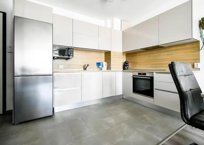 Nomad Friendly Modern Complex Next To Metro Apartmán *