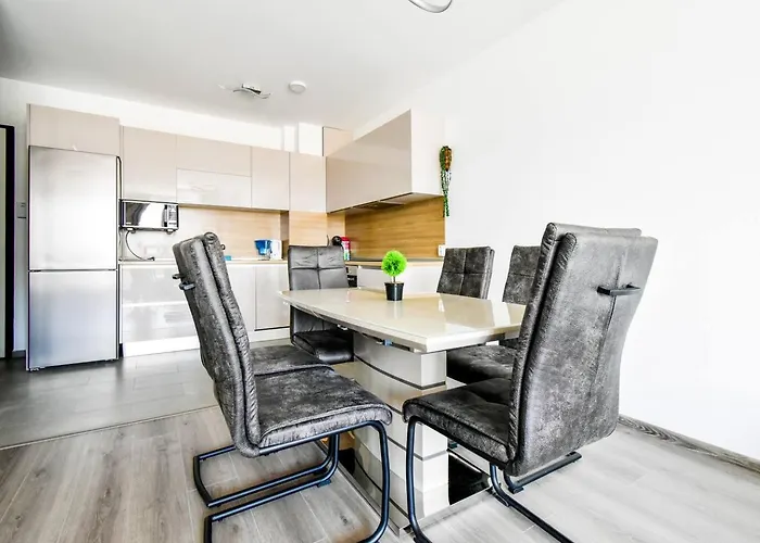 Nomad Friendly Modern Complex Next To Metro Apartmán *